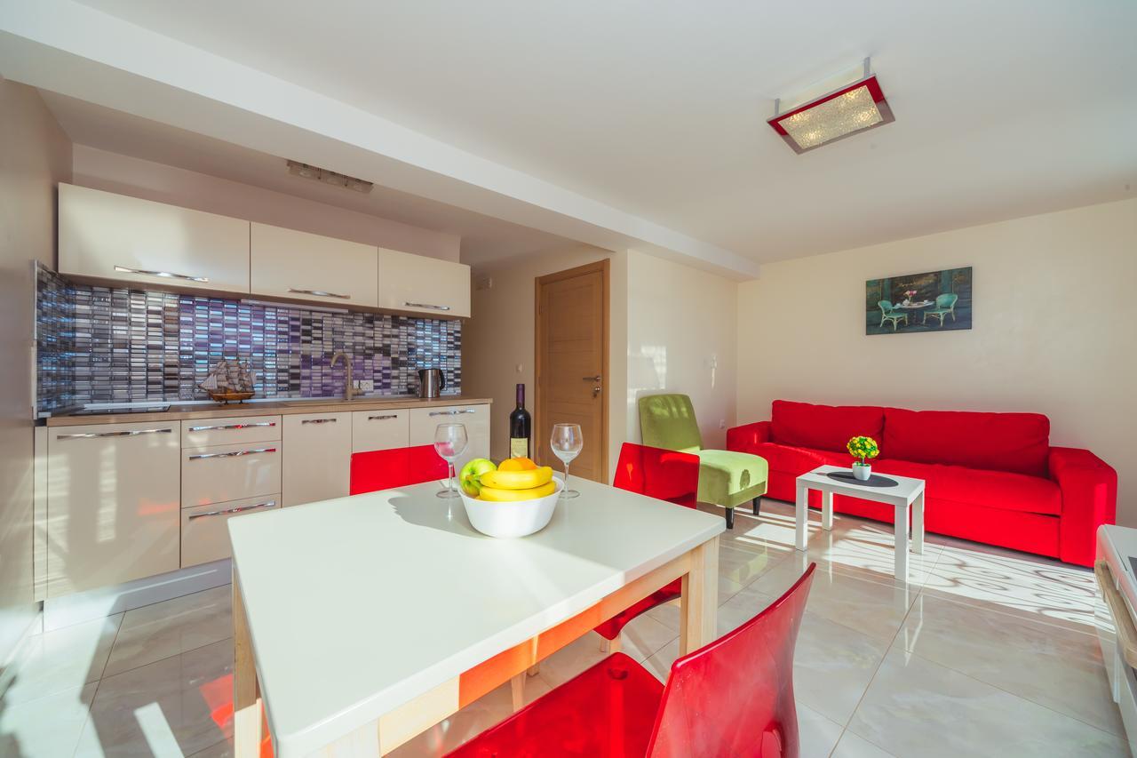 Apartments Galija Petrovac Lux מראה חיצוני תמונה